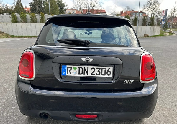 MINI ONE cena 38500 przebieg: 215739, rok produkcji 2017 z Góra małe 631